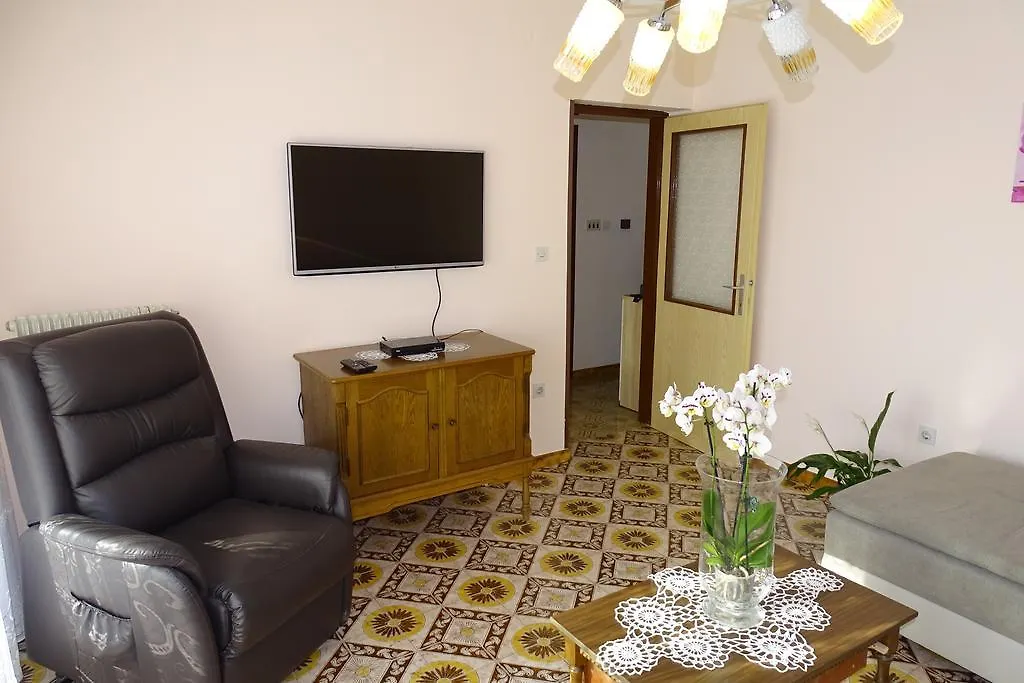 Apartment Parenzana Bibali 65 A 52460-Buje Buje